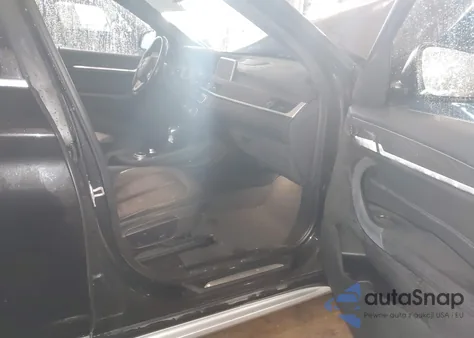 2017 BMW X1 xDrive28I z USA, uszkodzony, nr VIN WBXHT3Z30H4A54353